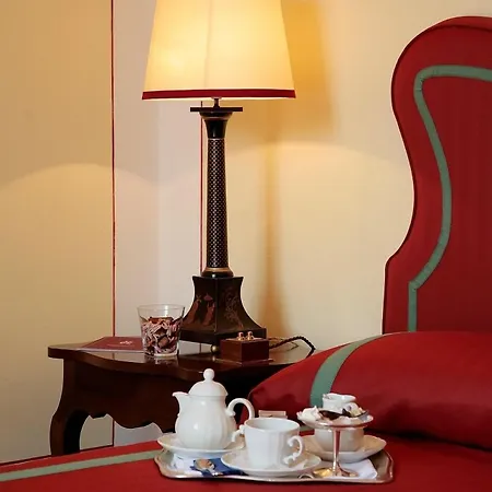 Hotel Grand Majestic 4*