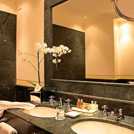 Hotel Grand Majestic