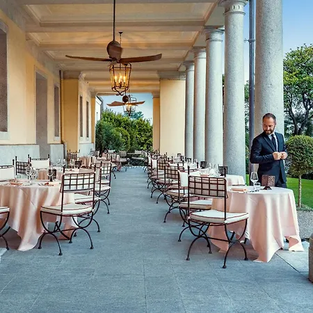 Отель Grand Majestic