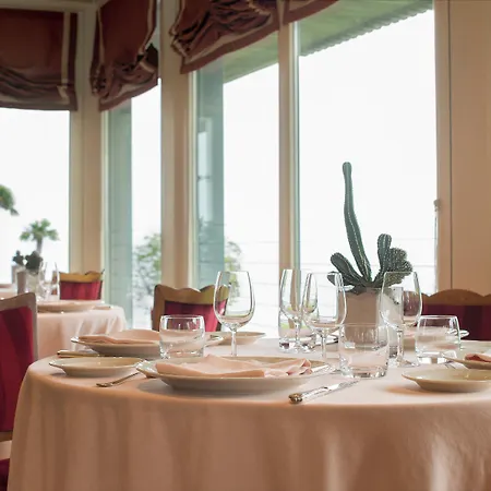 Отель Grand Majestic 4*
