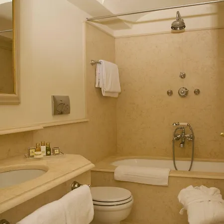 Hotel Grand Majestic 4*