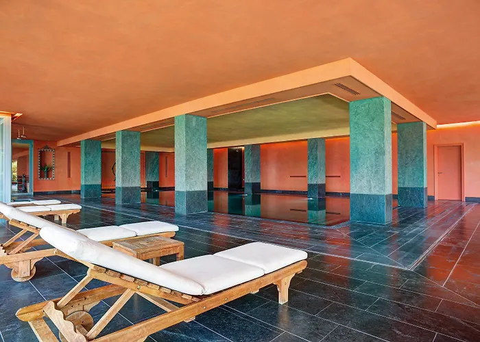 Hotel Grand Majestic 4*